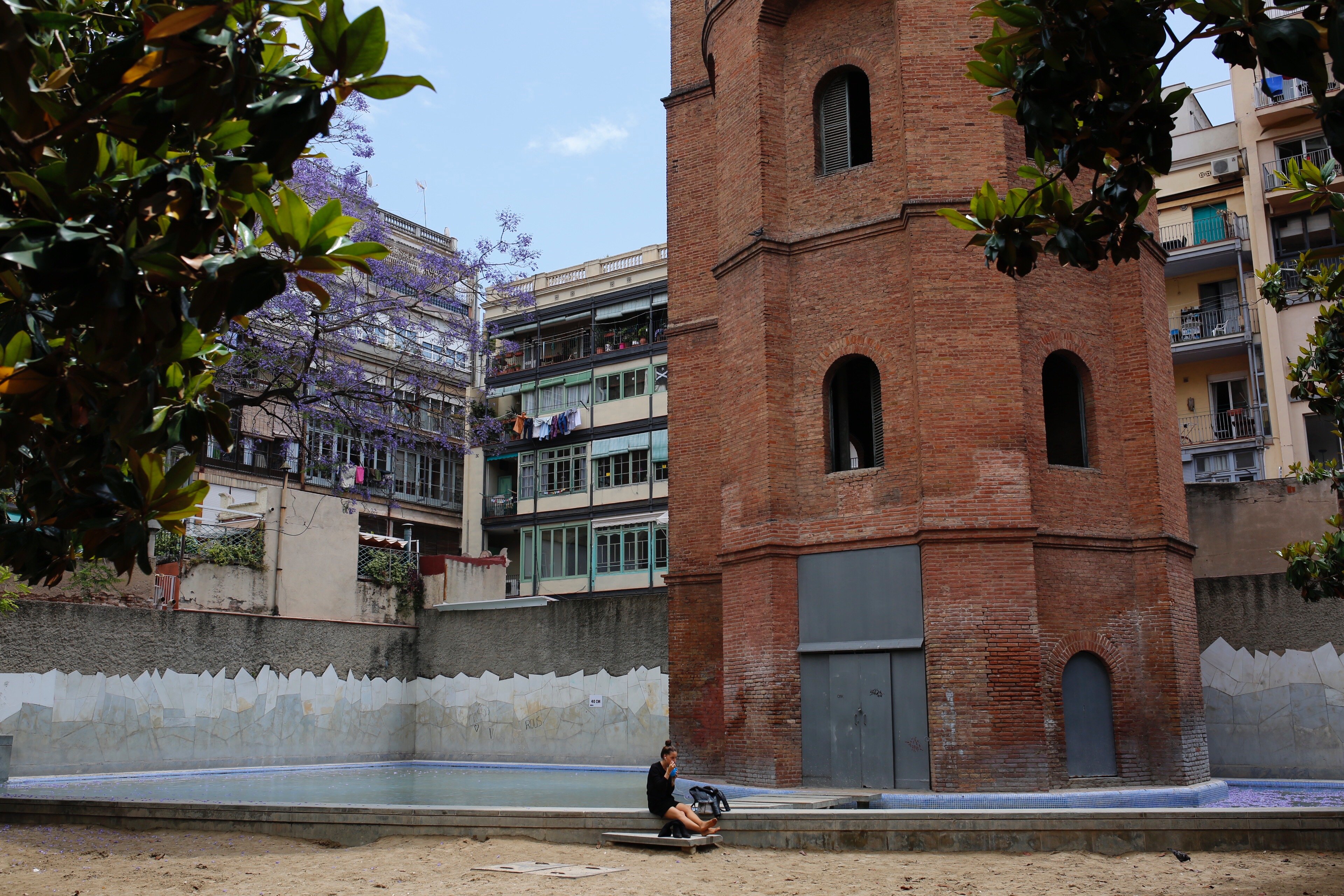 Ni platja de l’Eixample ni jardí: tancat l’accés a la Torre de les Aigües durant tres mesos
