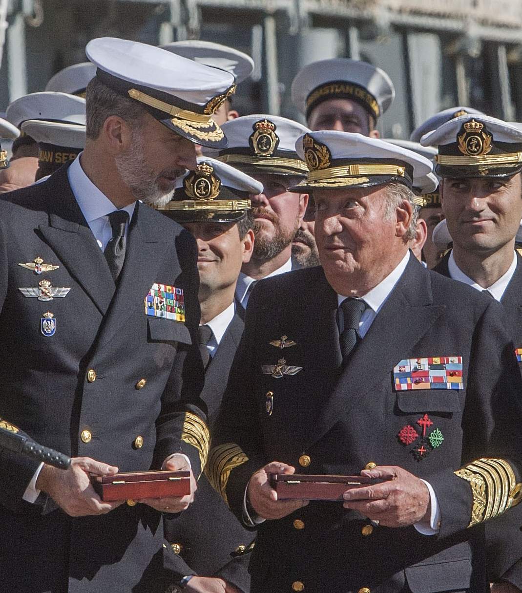 Juan Carlos I y su hijo llegan a un acuerdo para que pueda volver a tener casa en España