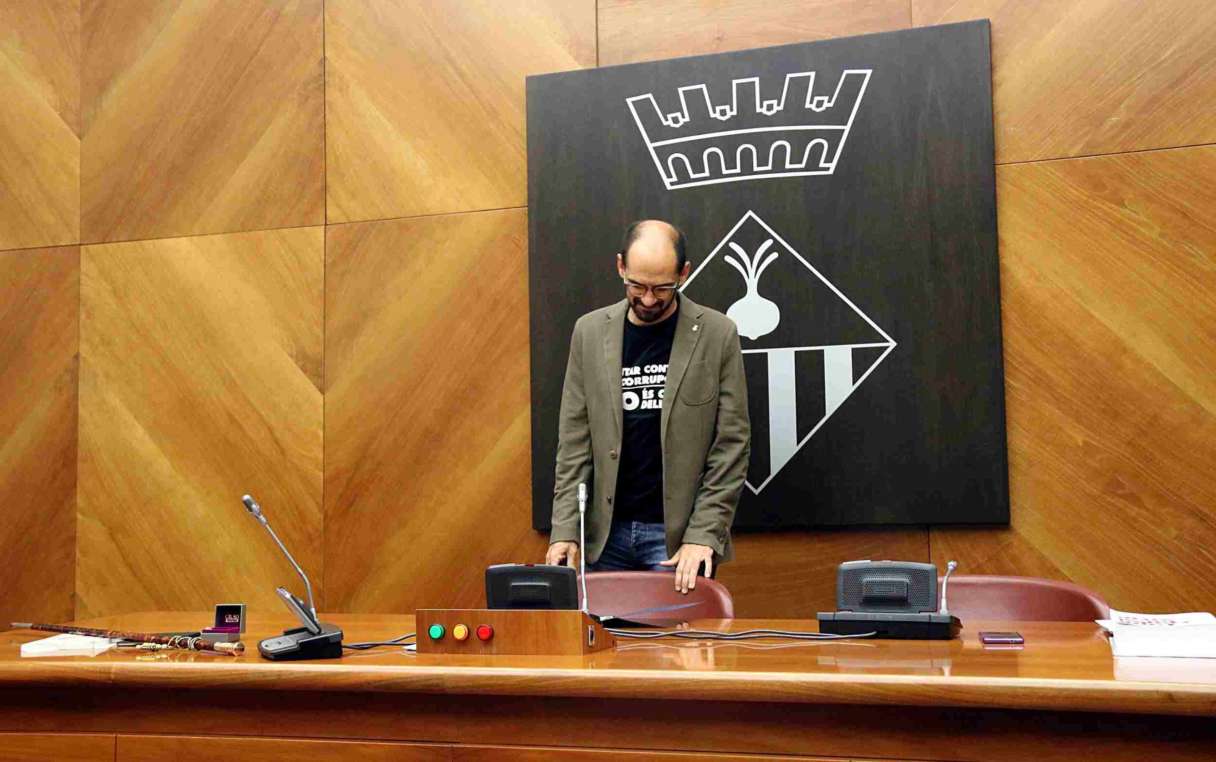 Sabadell se desmarca del informe que prevé retirar a Machado del nomenclátor