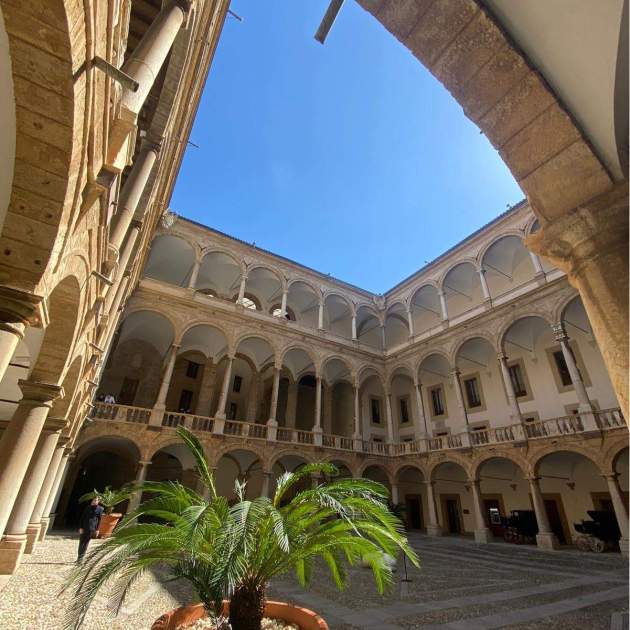 Palermo. Claustro reinaixentista del Palazzo dei Normanni. Fuente Gabriel Pons