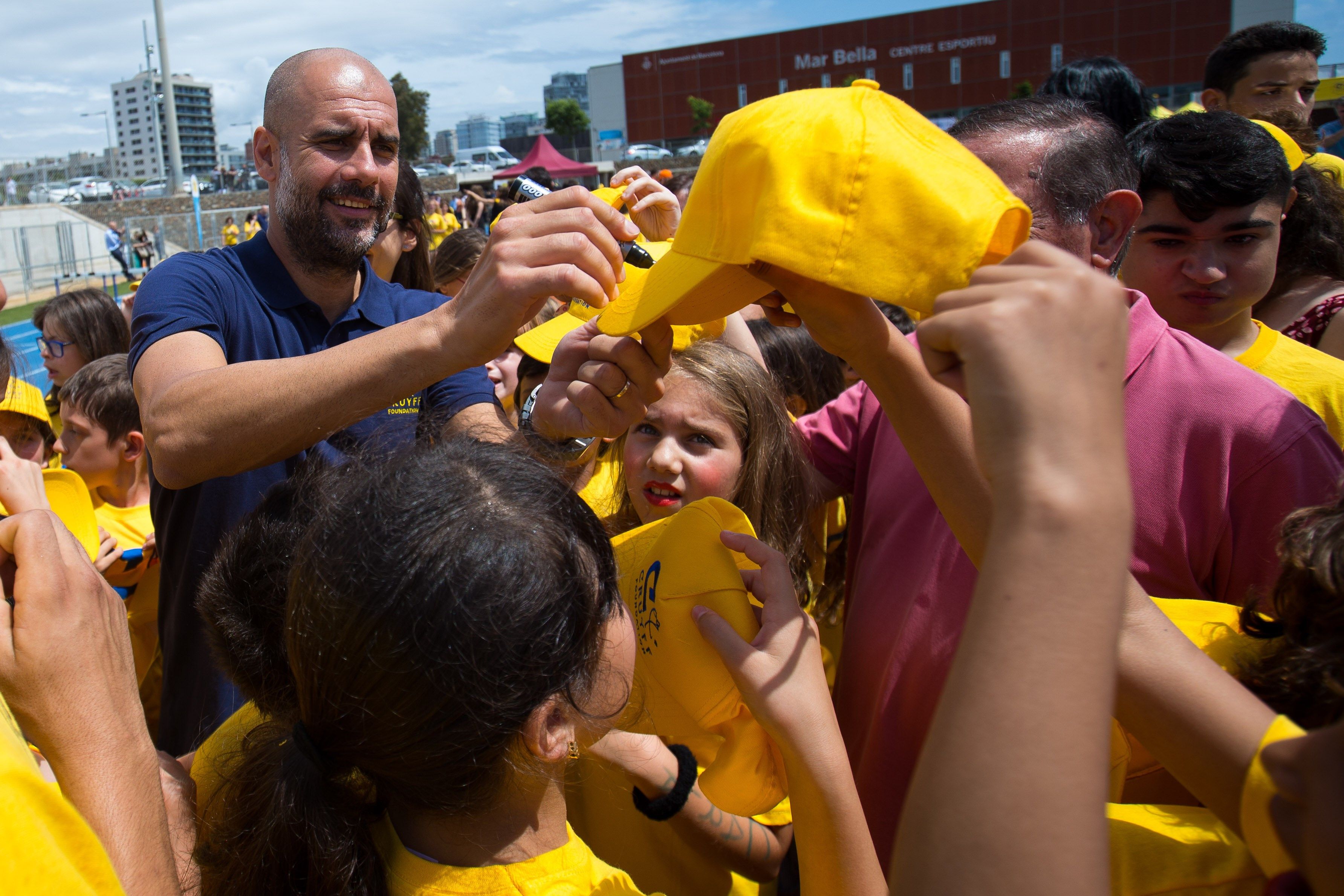 Guardiola: "Nada se arreglará hasta que los presos vuelvan con sus familias"