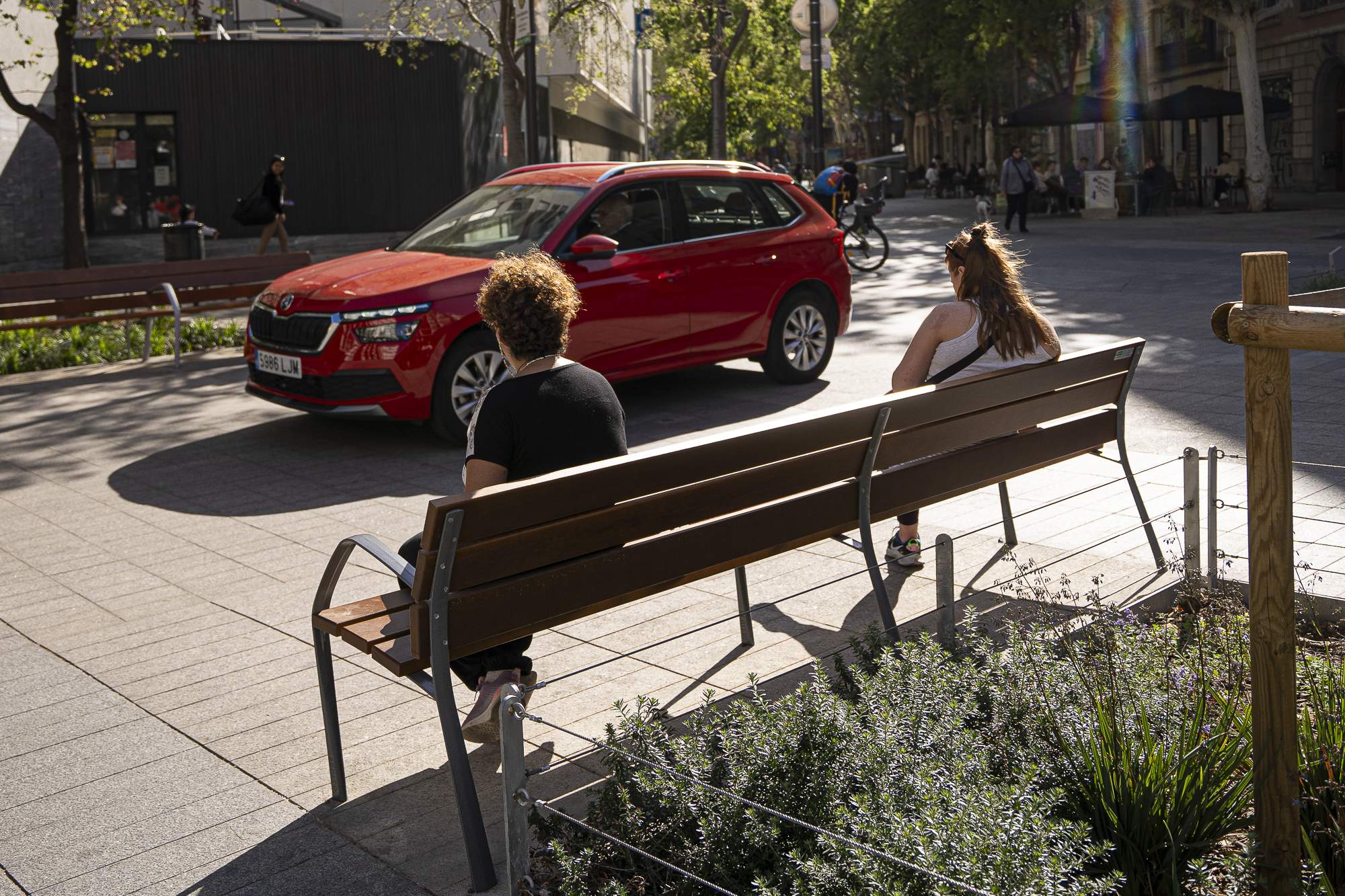 El Gremio de Garajes pide a Collboni correcciones en la movilidad de los ejes verdes del Eixample