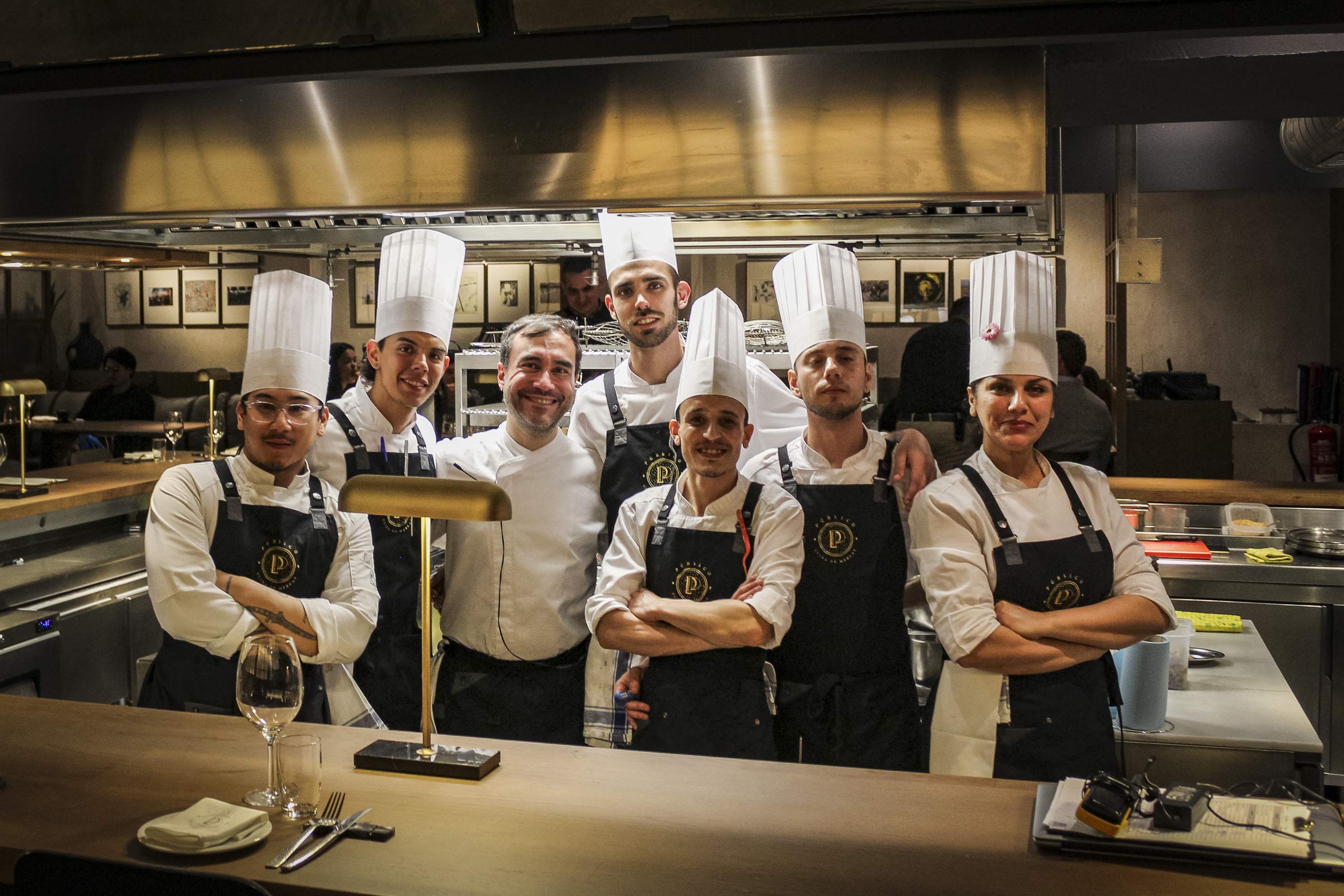 La taberna del Eixample que arrasa entre los amantes de la buena comida y del buen beber