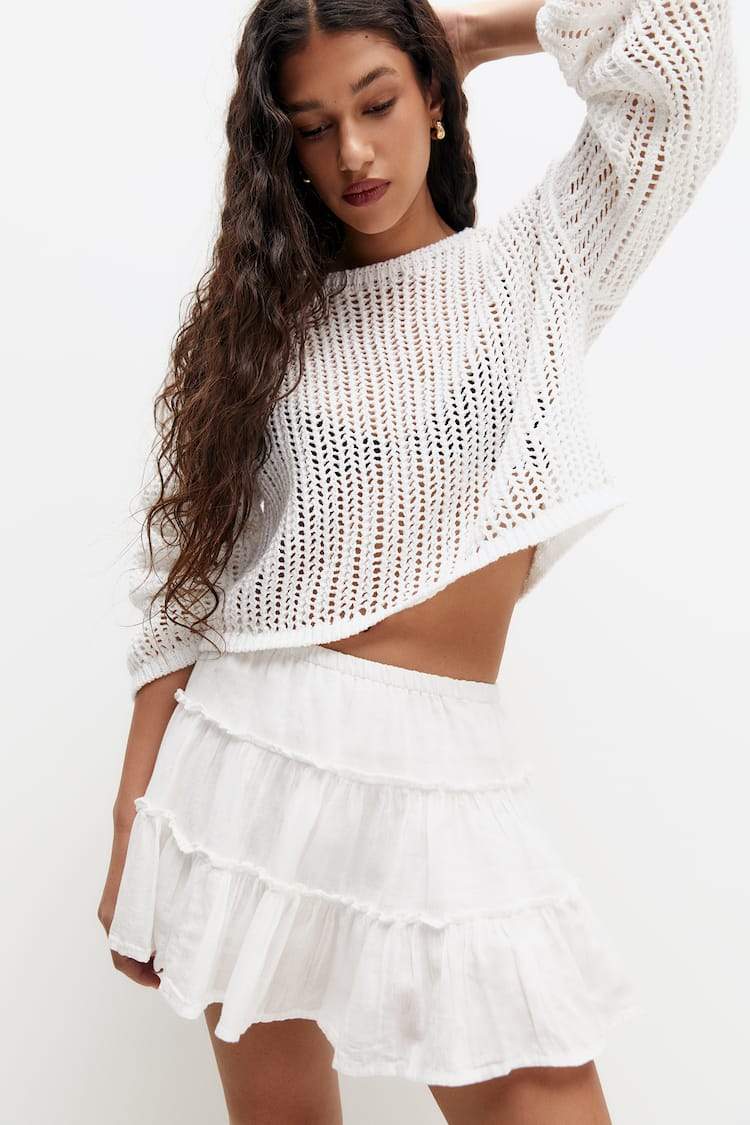 Esta mini falda rústica con volantes es el sueño para un día de primavera y está en Pull&Bear