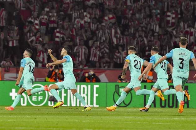 Els jugadors del Mallorca celebrant el gol de Dani Rodríguez a la final de la Copa del Rei / Foto: EFE
