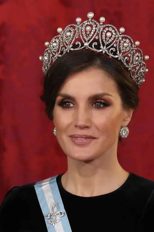 tiara2 tiara2