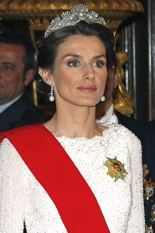 tiara5 tiara5
