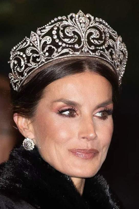 tiara6 tiara6