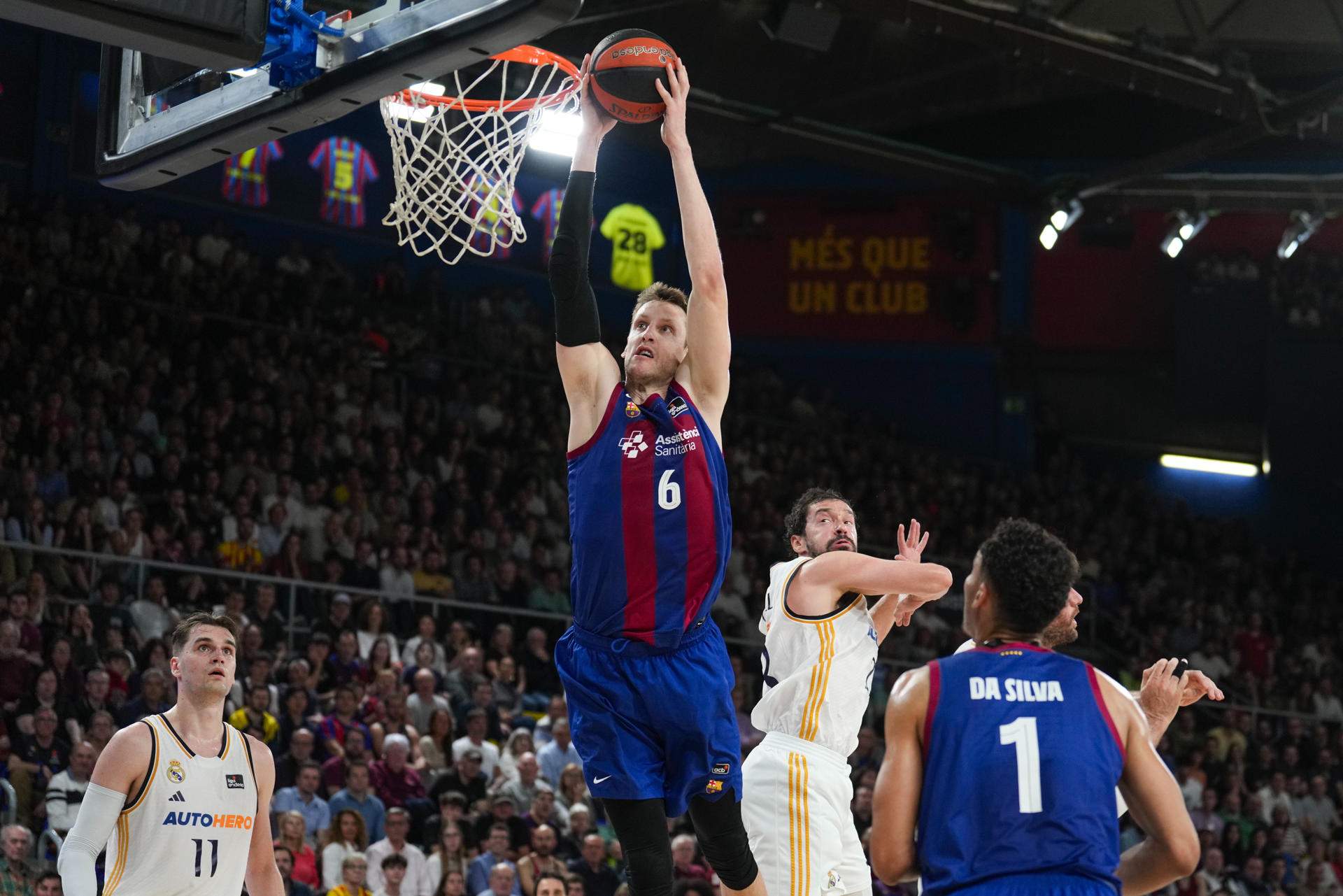 Un Barça combativo supera al Real Madrid (85-79) y cierra una semana perfecta en el Palau Blaugrana