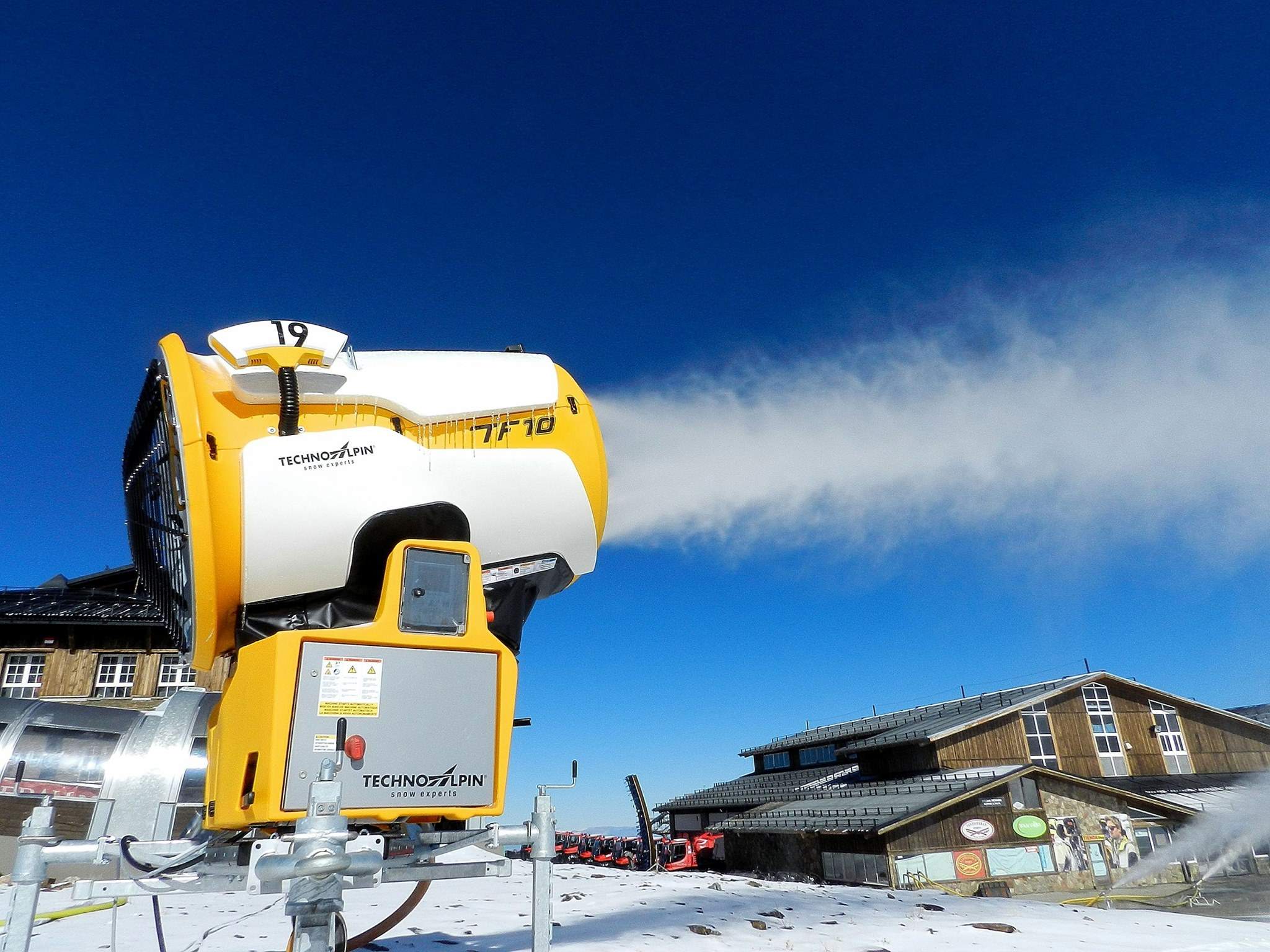 ¿Cómo se produce la nieve artificial?