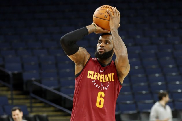 Lebron James Cleveland Cavaliers entrenament finals EFE