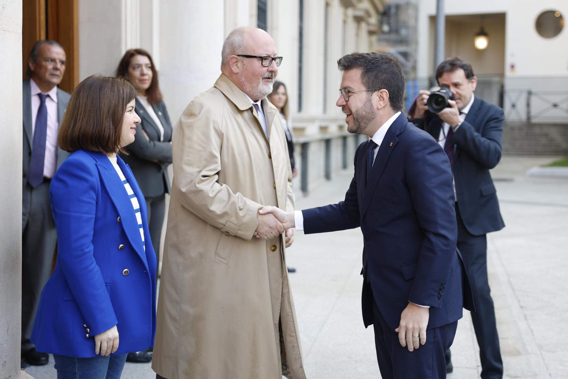 Així ha arribat Aragonès al Senat: cap salutació oficial i reunió amb els senadors d’ERC