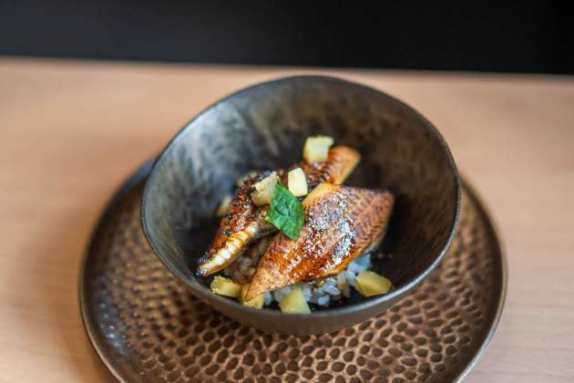 Chirashi sushi amb anguila i daikon del restaurant Soluna / Foto: Marta Garreta