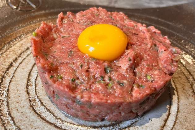 Steak Tàrtar de filete de ternera del restaurante VÍA / Foto: Jordi Tubella Steak Tàrtar de filete de ternera del restaurante VÍA / Foto: Jordi Tubella