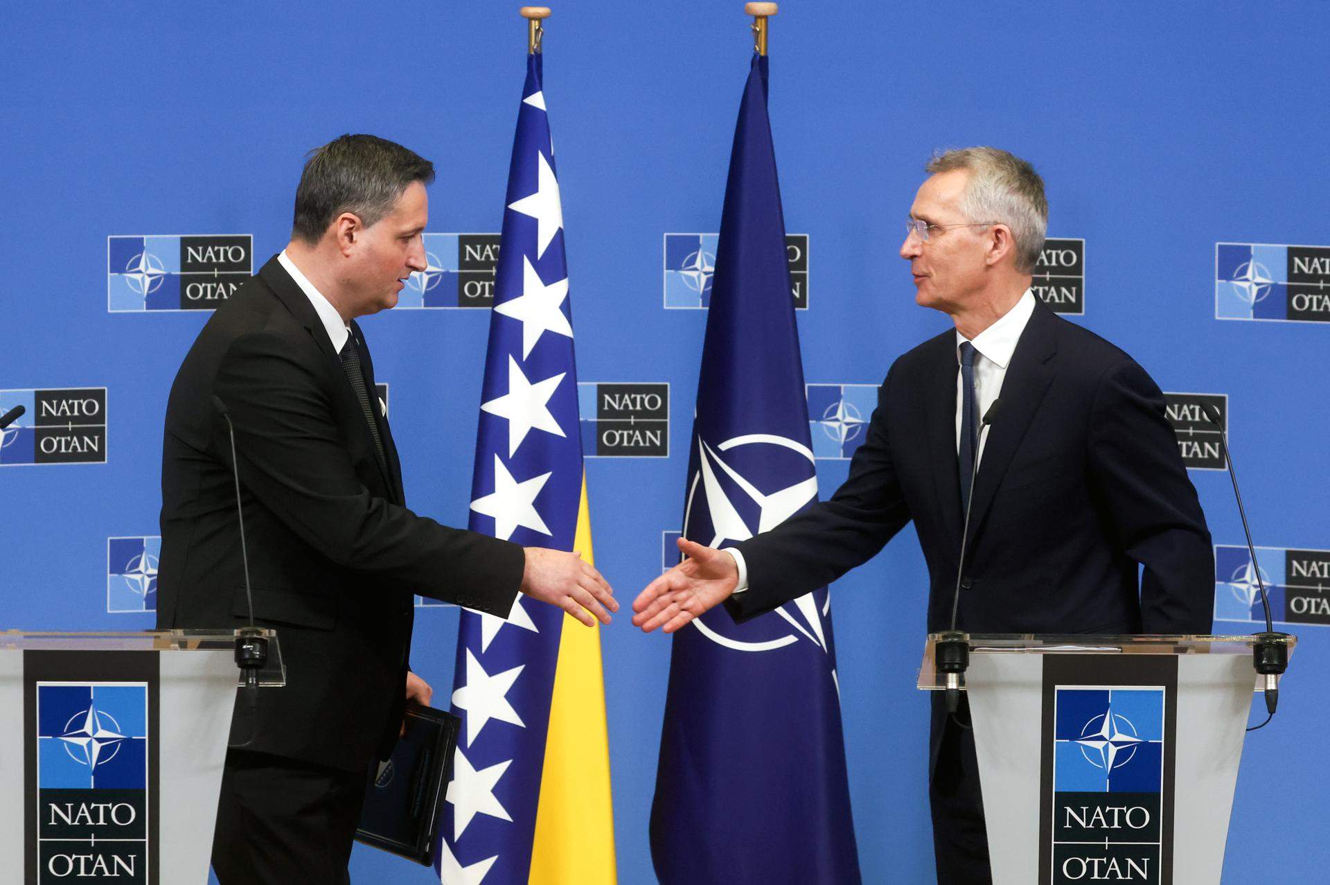 Saltan las alarmas en Bosnia: la OTAN avisa del peligro de sus "políticas separatistas"
