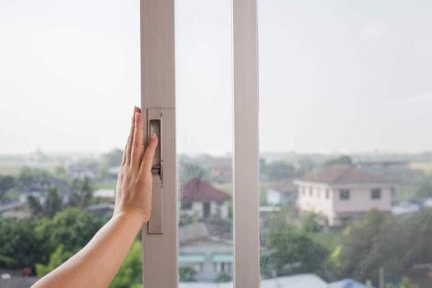 como limpiar guia de la ventana (2)