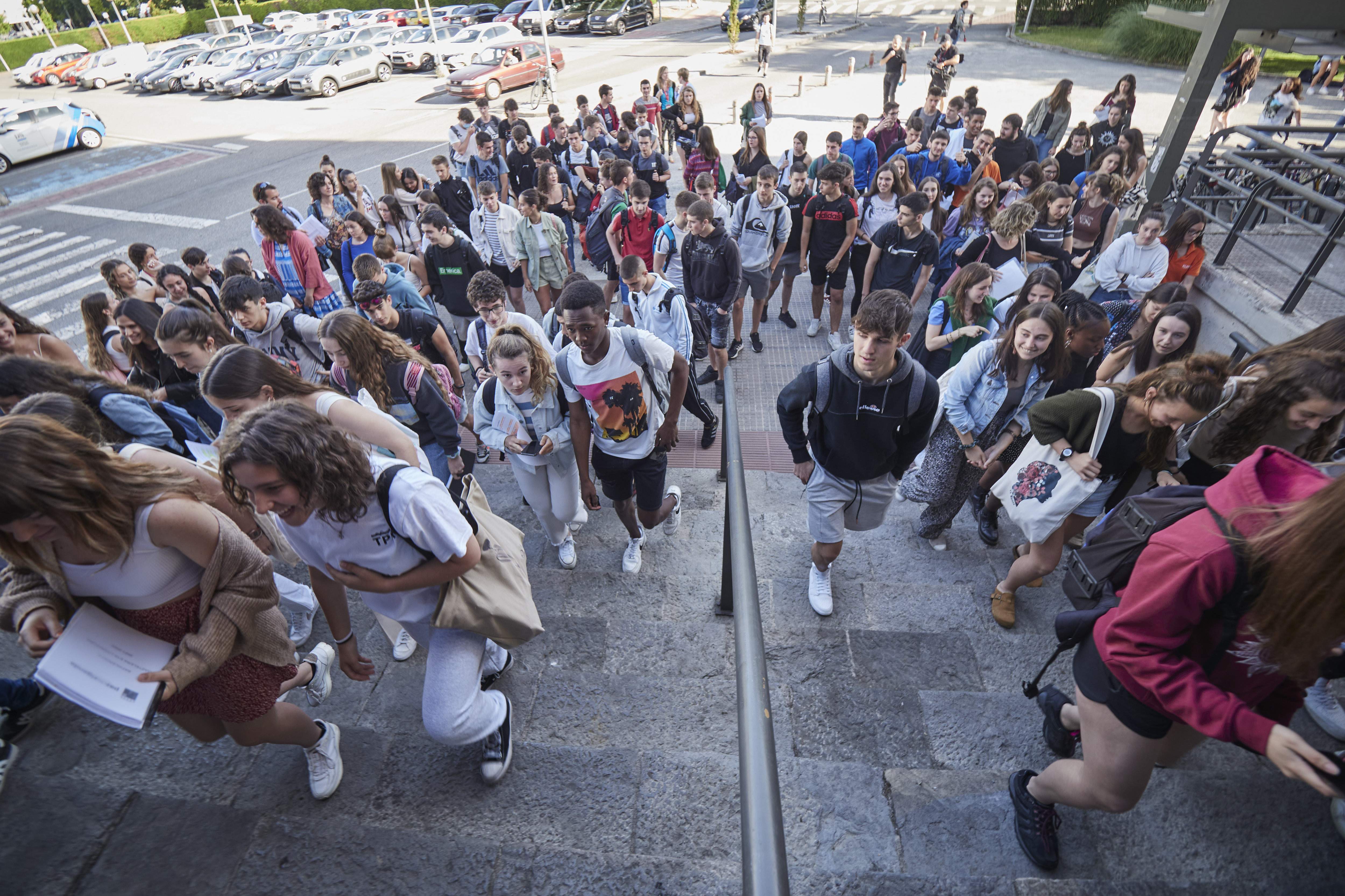 L'euskera creix empès pels joves, però no s'imposa al carrer: "Cada cop estem en més perill"