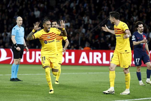 Raphinha celebración gol Barça PSG / Foto: EFE