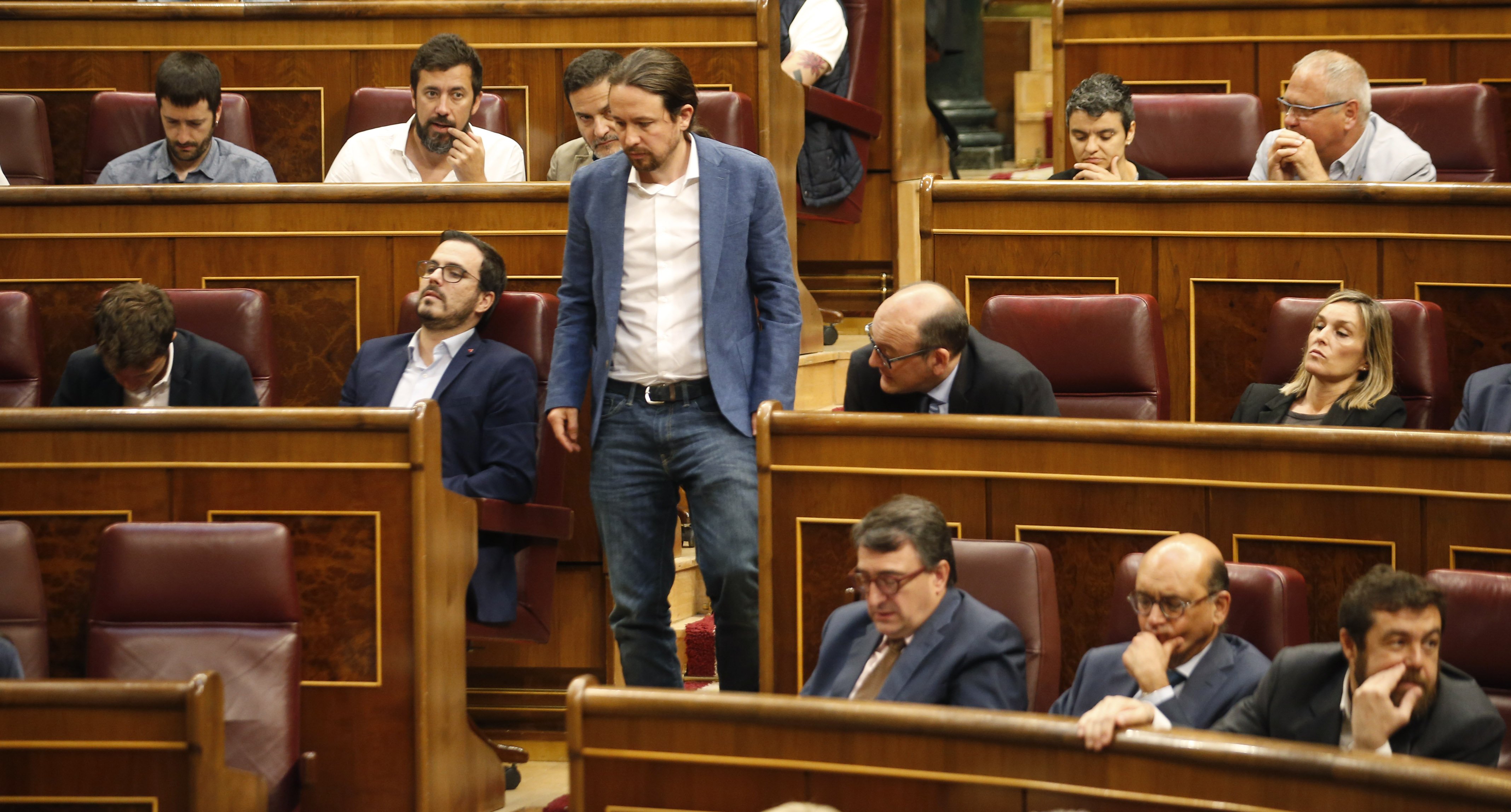 Iglesias exige a Sánchez "parecer presidenciable" y "no dejarse humillar" por el PP