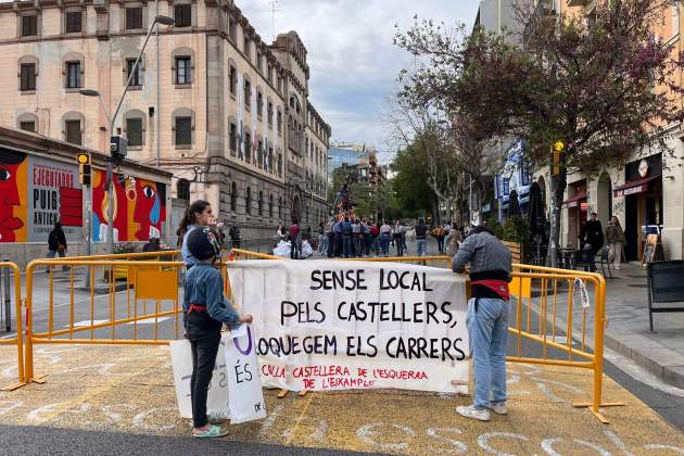 resquebrajados castellers protesta foto resquebrajados (4) resquebrajados castellers protesta foto resquebrajados (4)