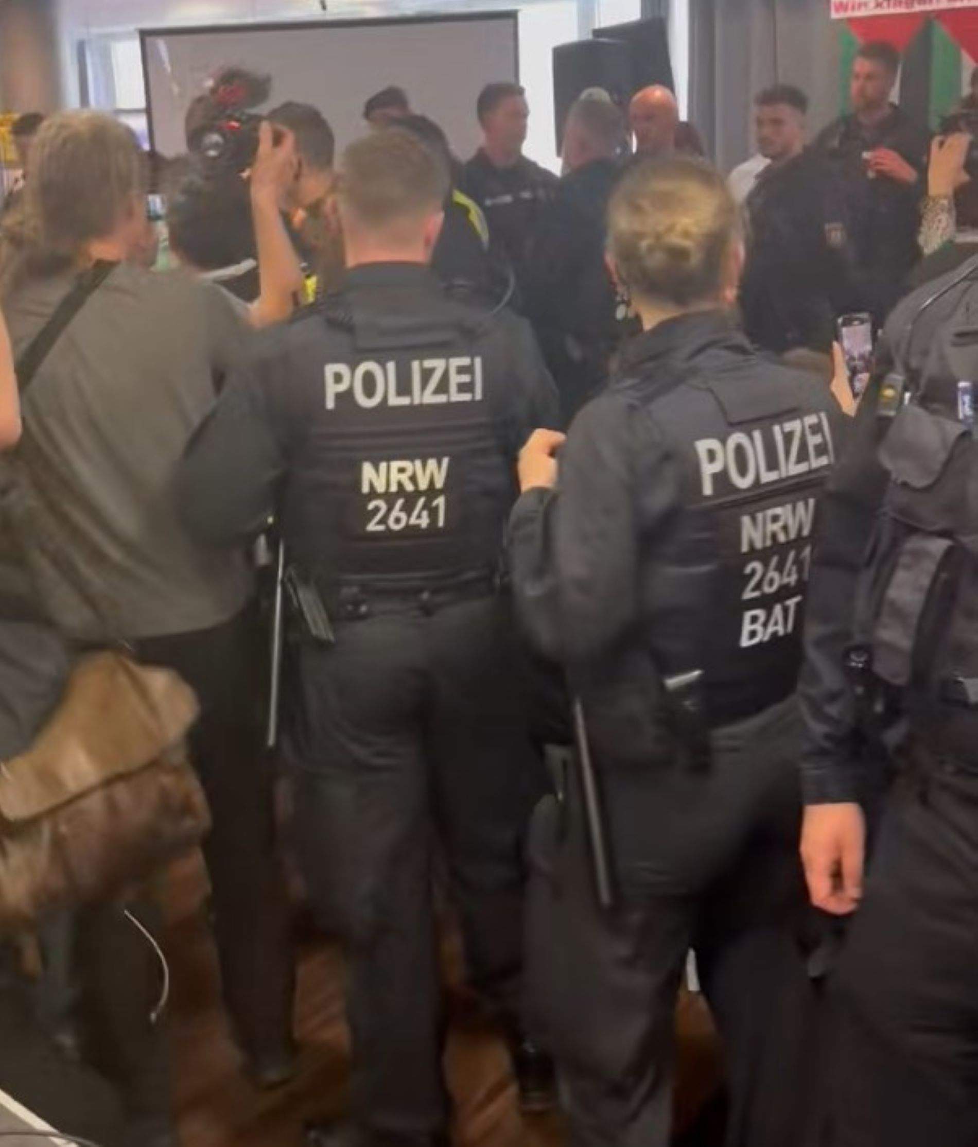 La policía interrumpe un congreso propalestino en Berlín con Irene Montero