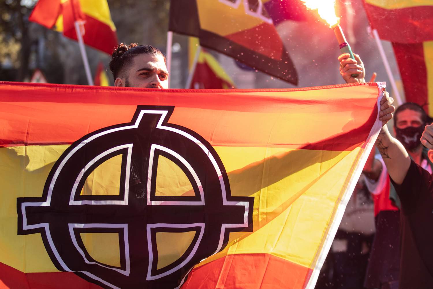 El govern espanyol respon a ERC: la llei de memòria no permet il·legalitzar entitats nazis, només franquistes