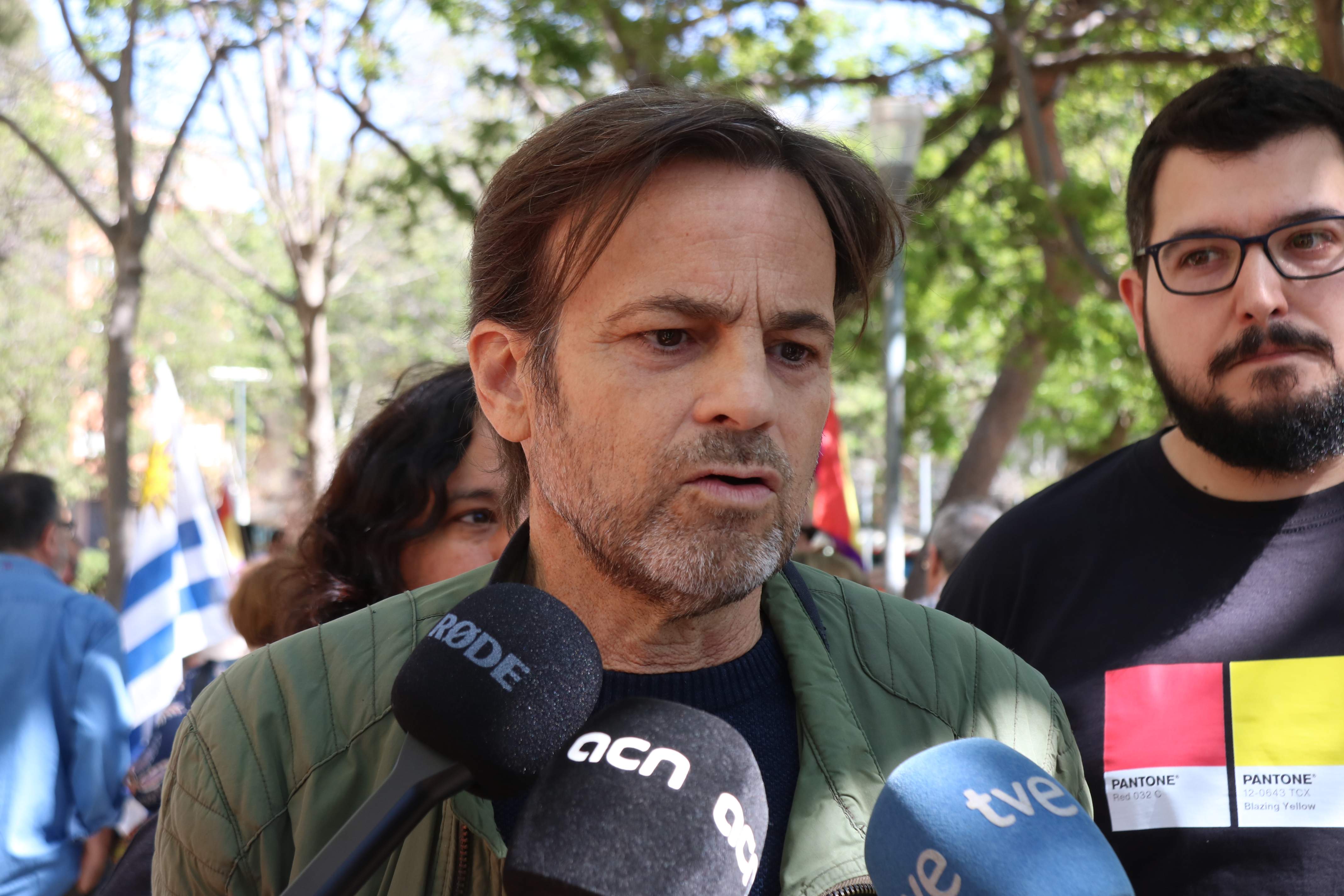 Asens señala el camino a Puigdemont: "O se entiende con el Gobierno de Sánchez o solo le queda PP y Vox"