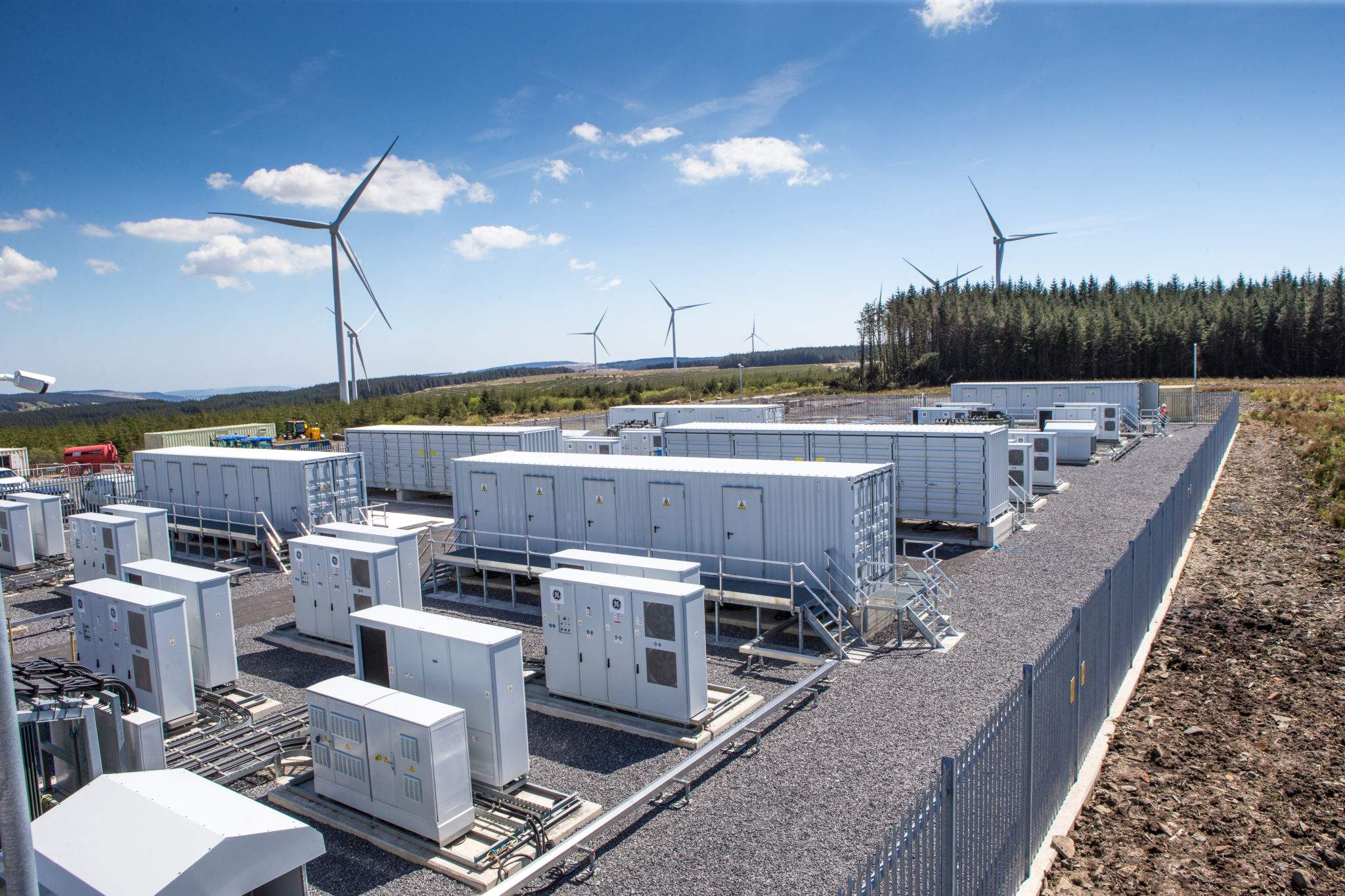 Sistema de almacenamiento de Vattenfall en el parque Pen y Cymoedd de 228 MW en el sur de Gales