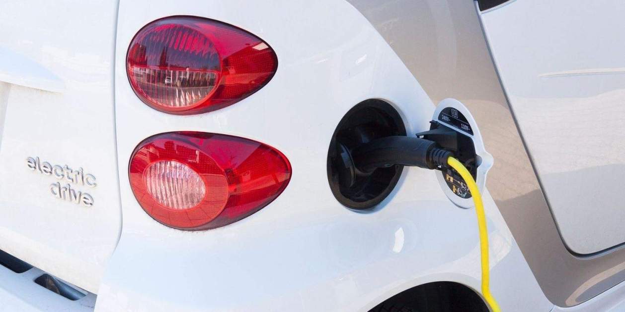 EuropaPress recarrega cotxe electrico EuropaPress recarrega cotxe electrico