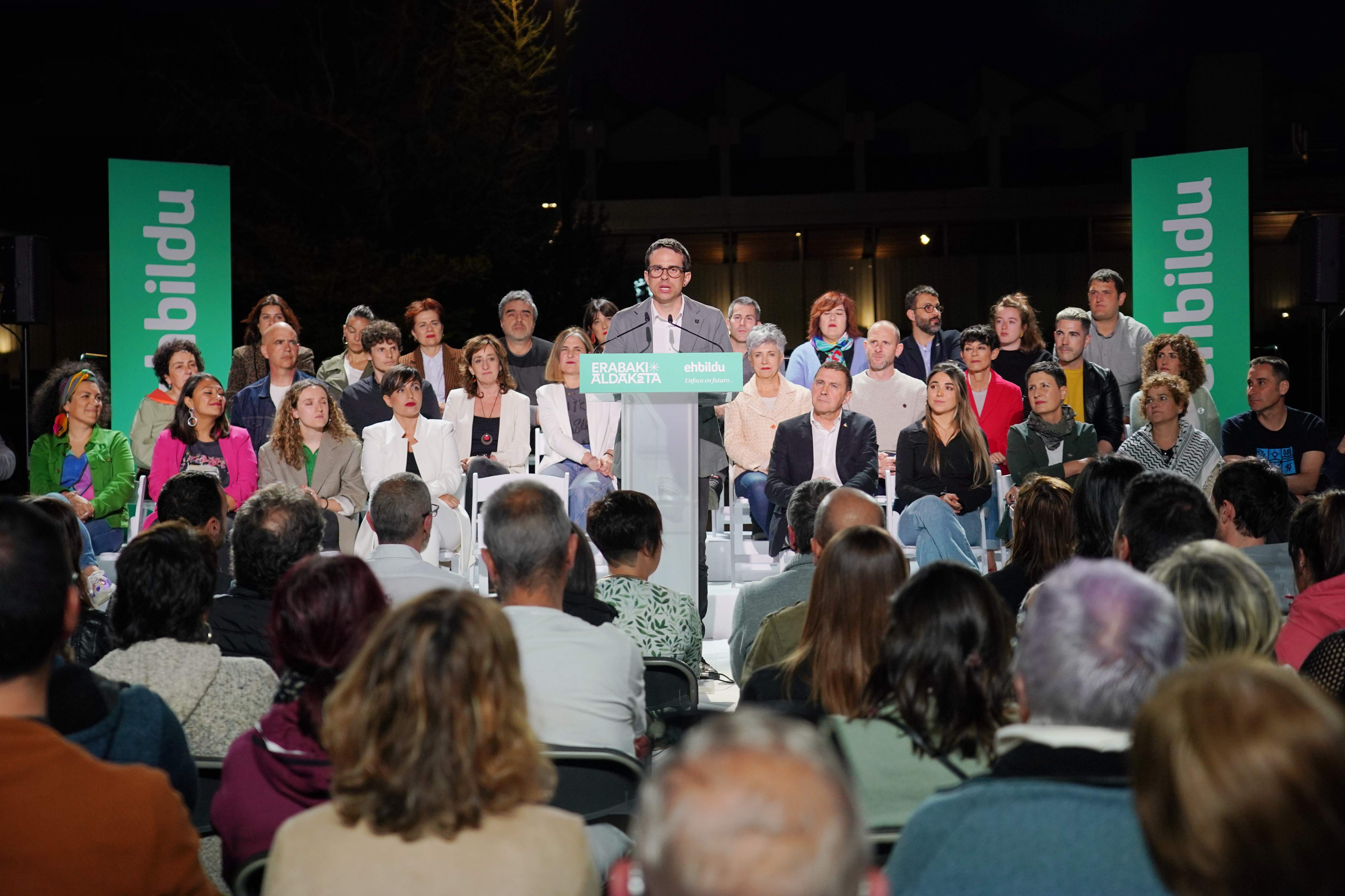 Bildu supera por la mínima al PNV en la recta final de la campaña, según las encuestas