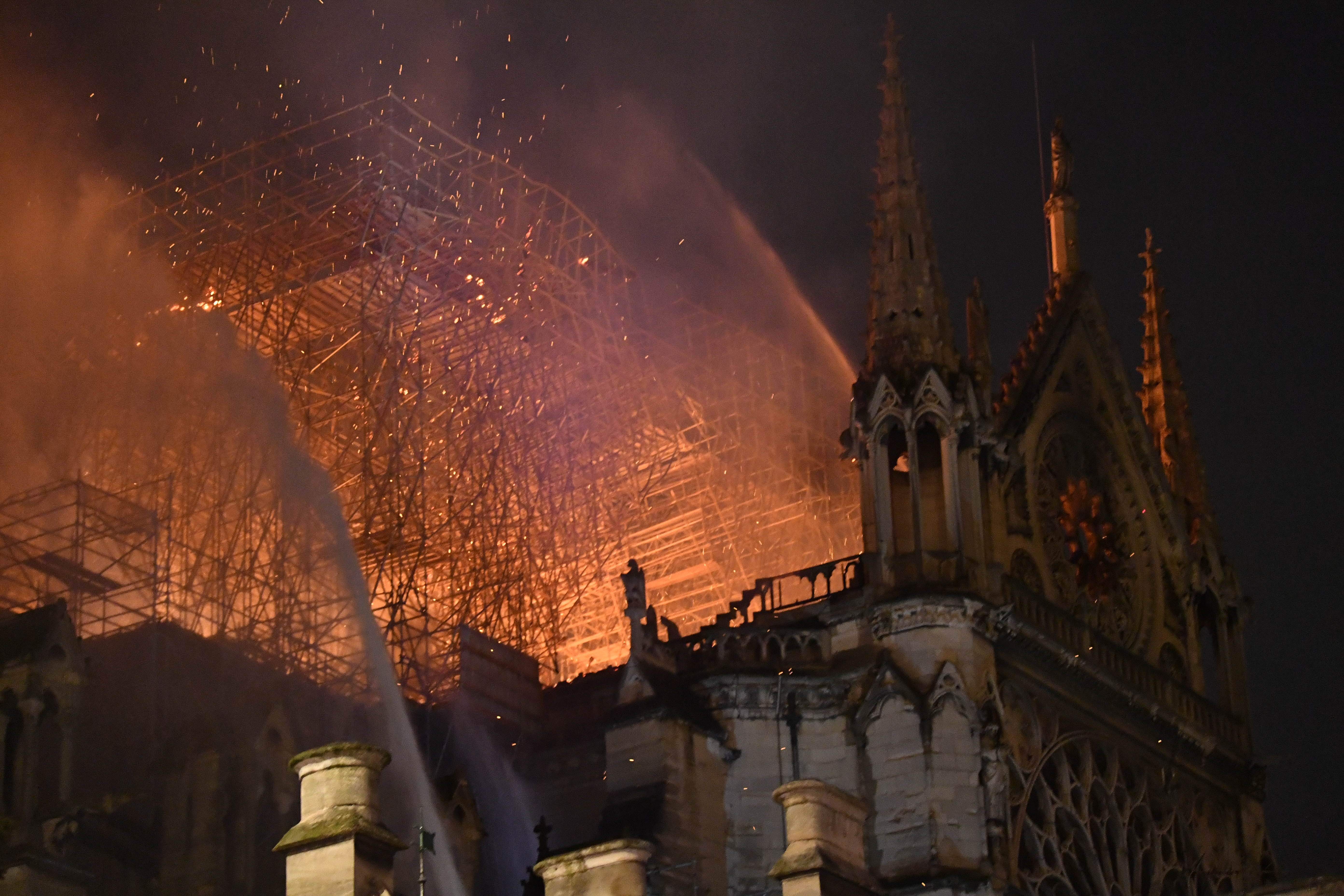 Notre Dame fuego 1 (Europa Press) Notre Dame fuego 1 (Europa Press)