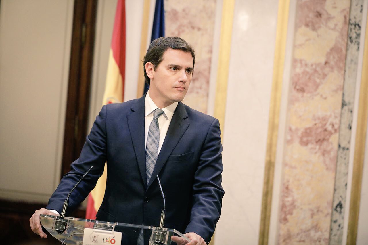 Rivera veu Sánchez en mans del "racista" Torra