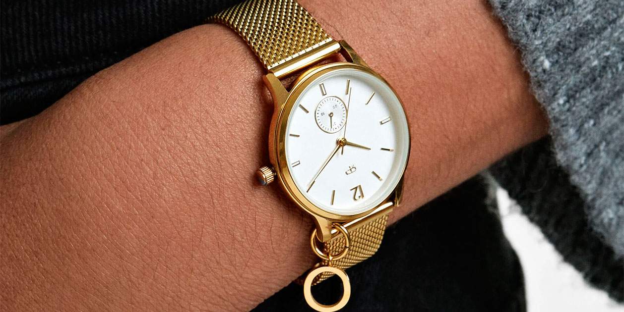 Este reloj retro personalizable de Parfois nos ha robado el corazón
