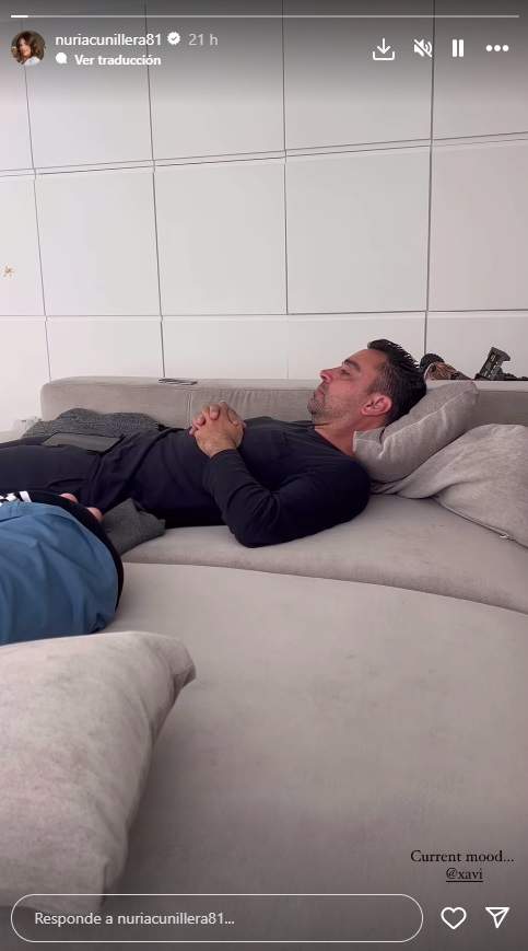 xavi mirando la tele xavi mirando la tele