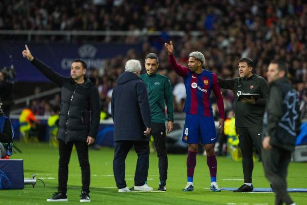 Ronald Araujo expulsió Barça PSG / Foto: EFE