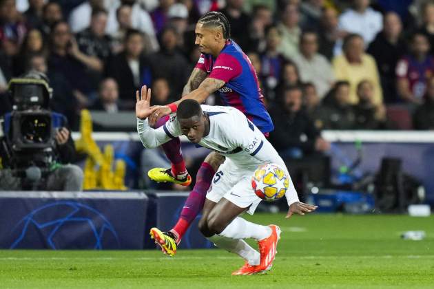 Raphinha Nuno Mendes Barça PSG / Foto: EFE