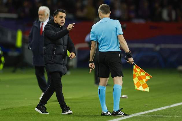 Xavi Hernández enfadado árbitro Barça