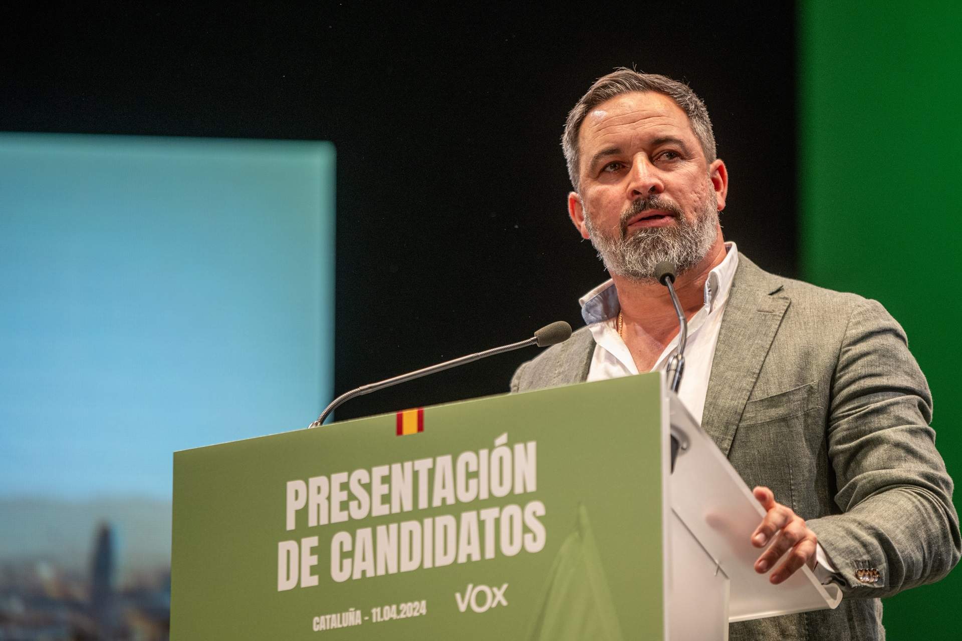 Un camioner denuncia que escortes d'Abascal li van donar una pallissa en una benzinera de Barcelona