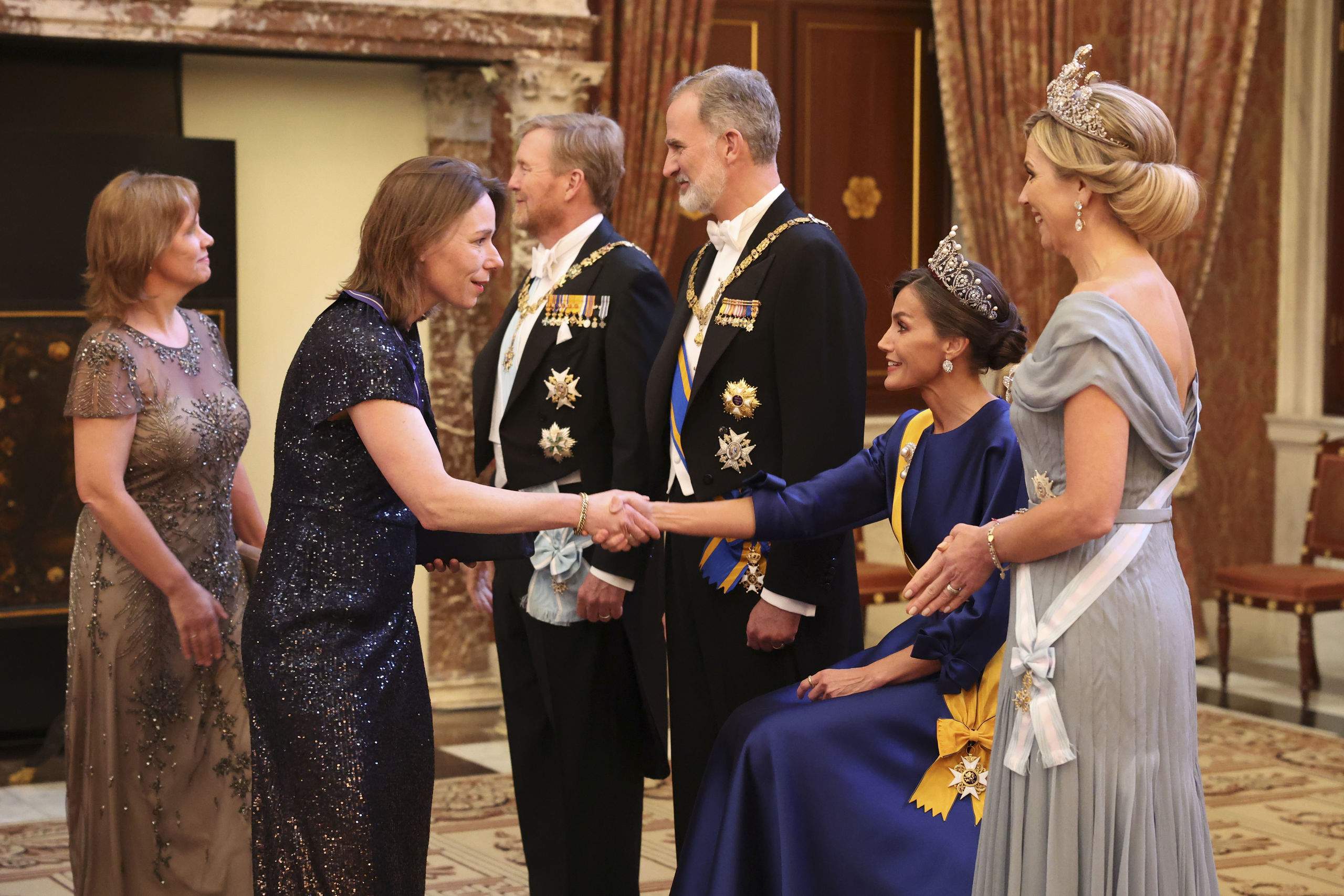 Letizia sentada en la recepción