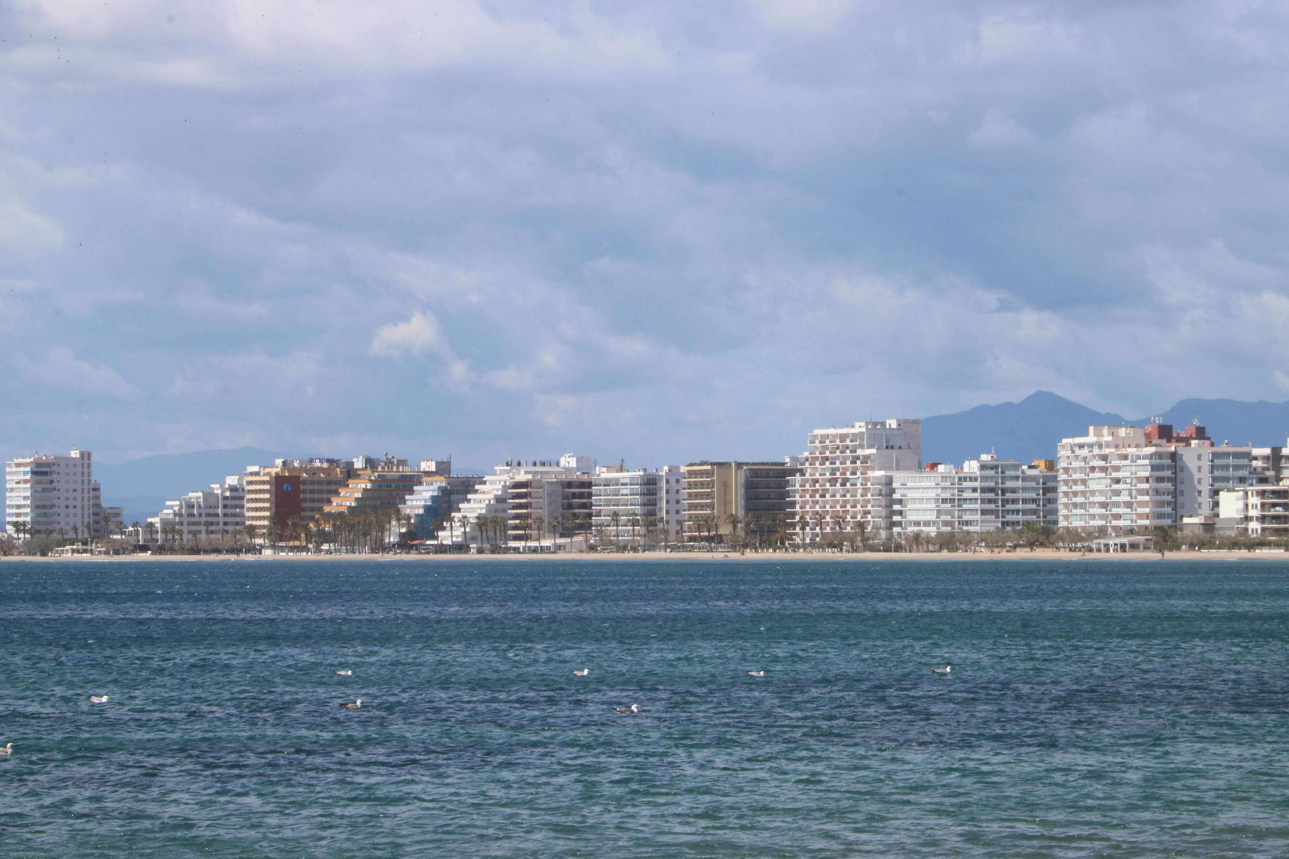 El Empordà celebra las desalinizadoras: "Aseguran el agua de boca y la temporada turística"