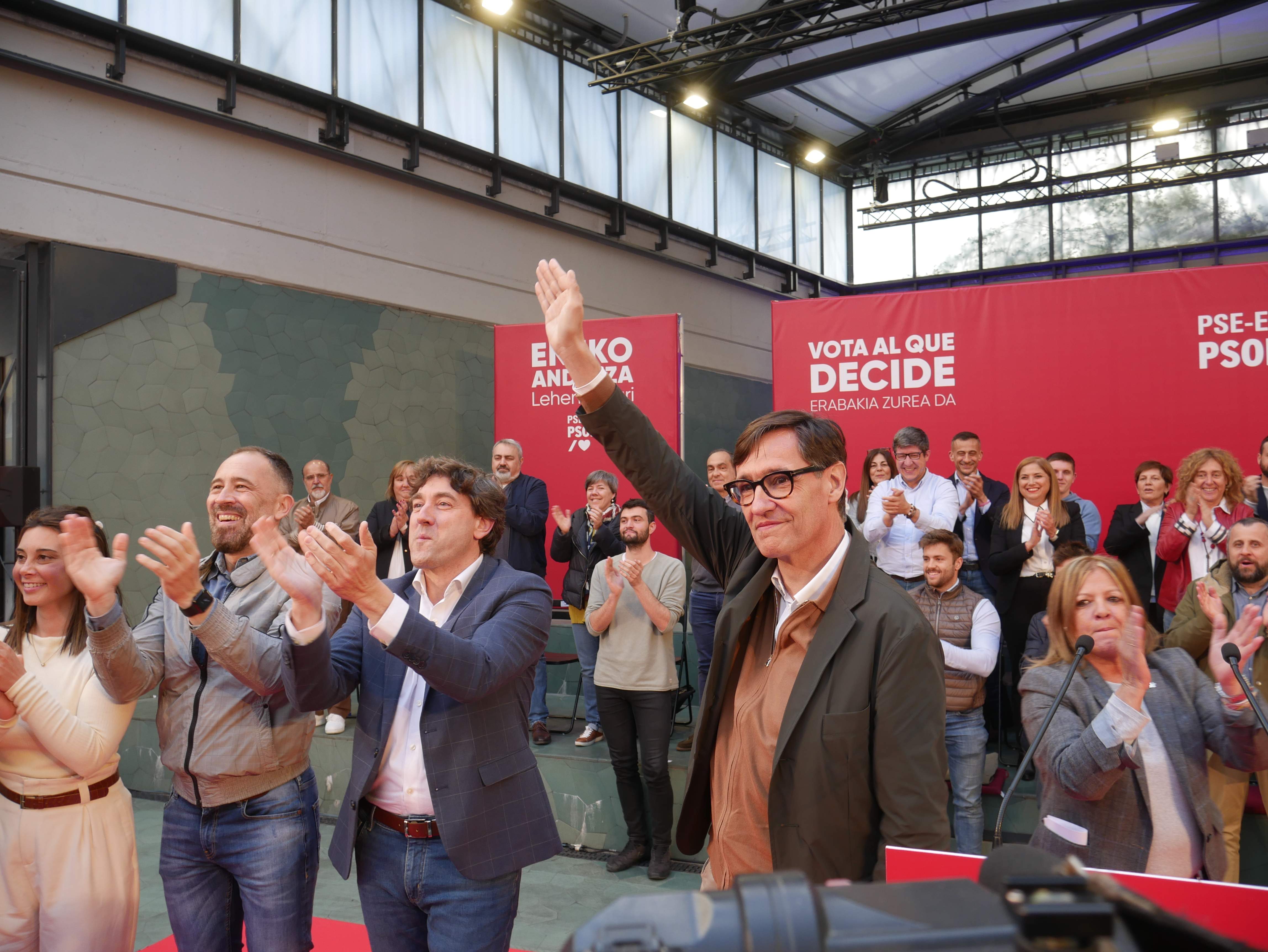 Illa abraza al PSE en Euskadi y reivindica la "unidad entre vascos, catalanes y españoles"