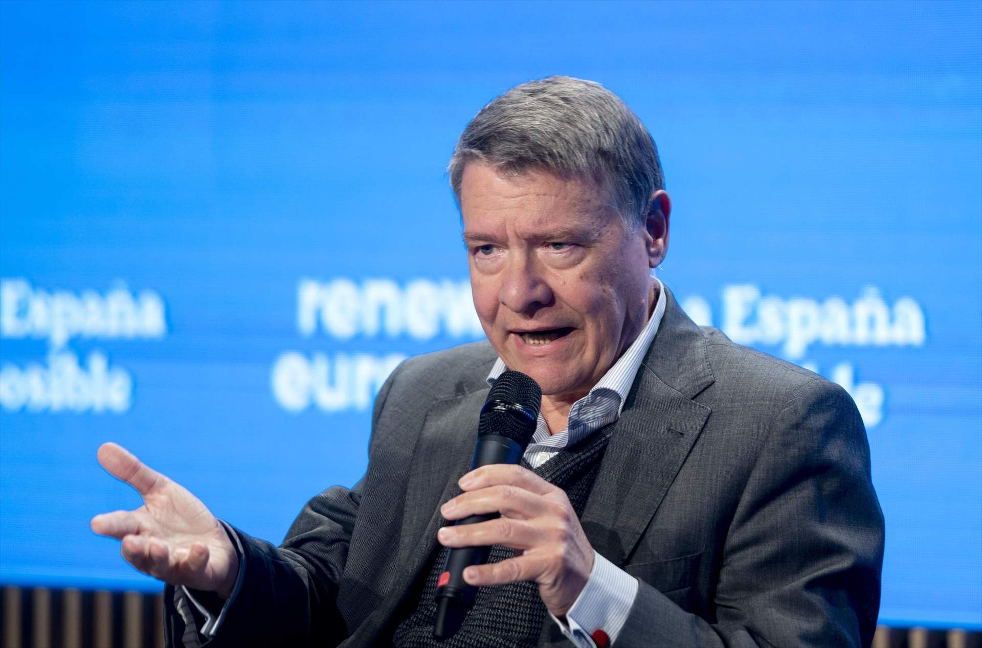 El exministro Sevilla sigue dando guerra a Pedro Sánchez: "¿Cuántas derrotas electorales más necesitas?"