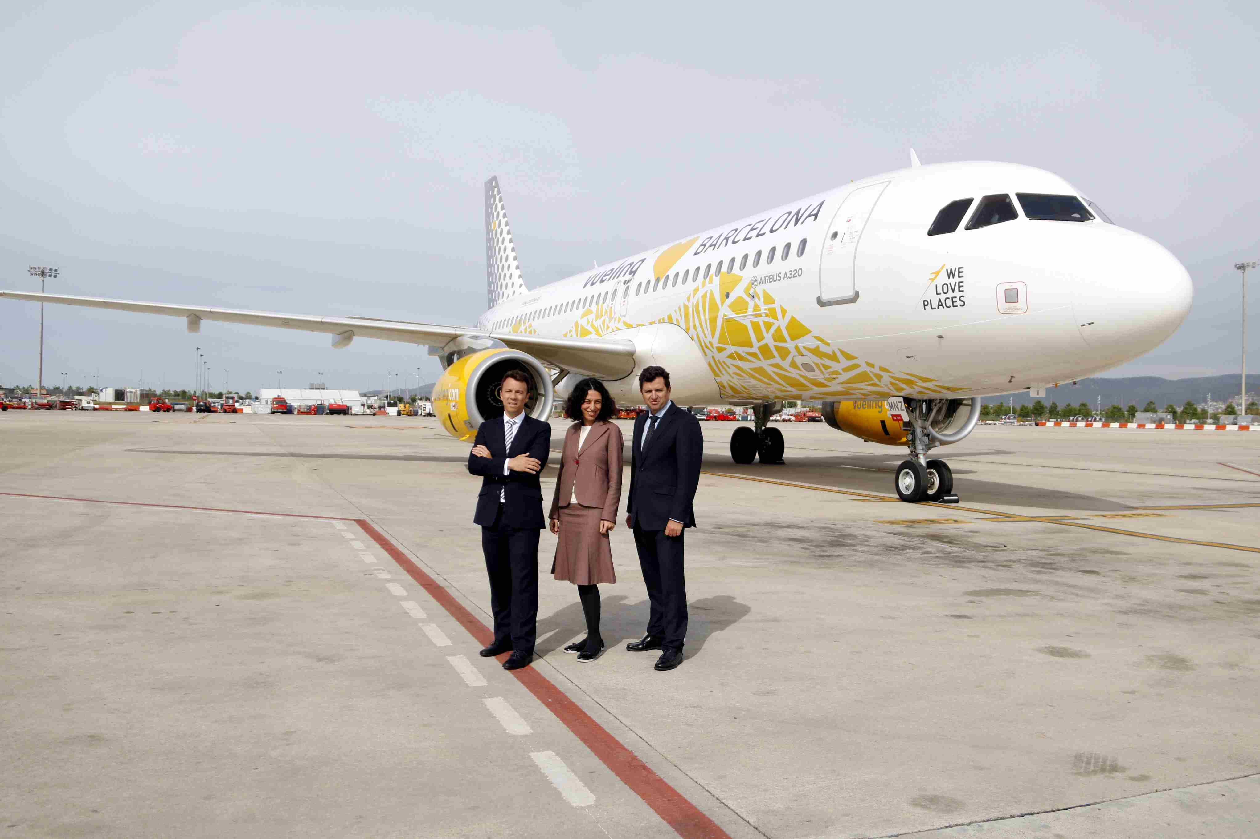 Vueling "ama a Barcelona" con un hito de 100 millones de pasajeros