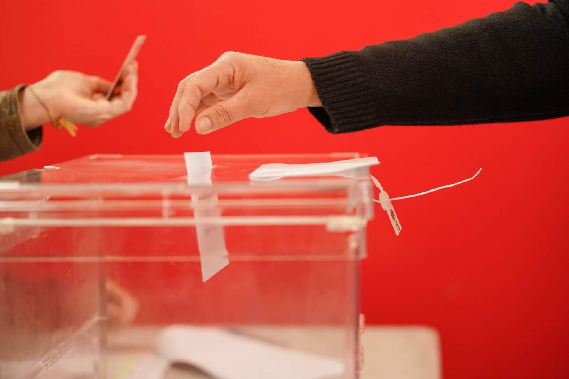 La participació a les eleccions del País Basc arriba al 28% després de quatre hores de votació