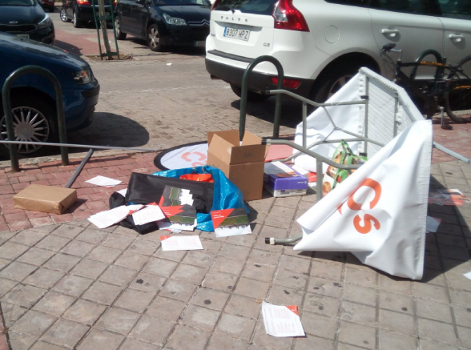Attack on promotional stand for Ciudadanos party in Madrid