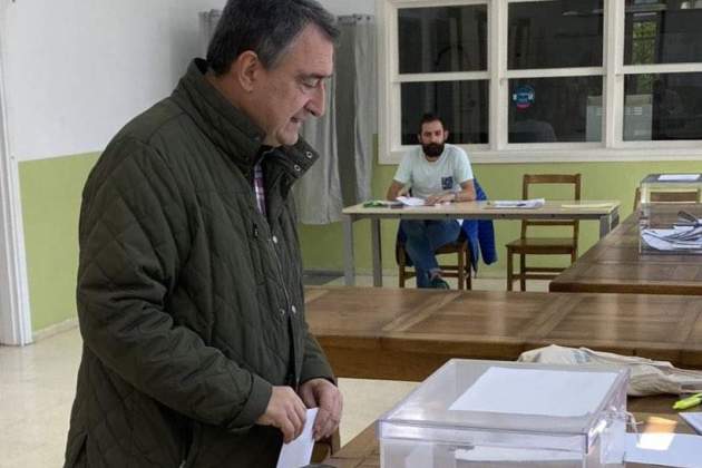 aitor esteban pnb pnv votando aitor esteban pnb pnv votando