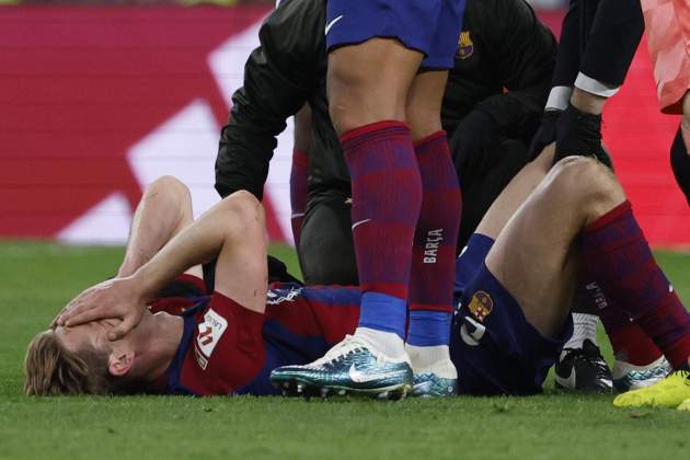 Frenkie de Jong plorant lesió Barça / Foto: EFE