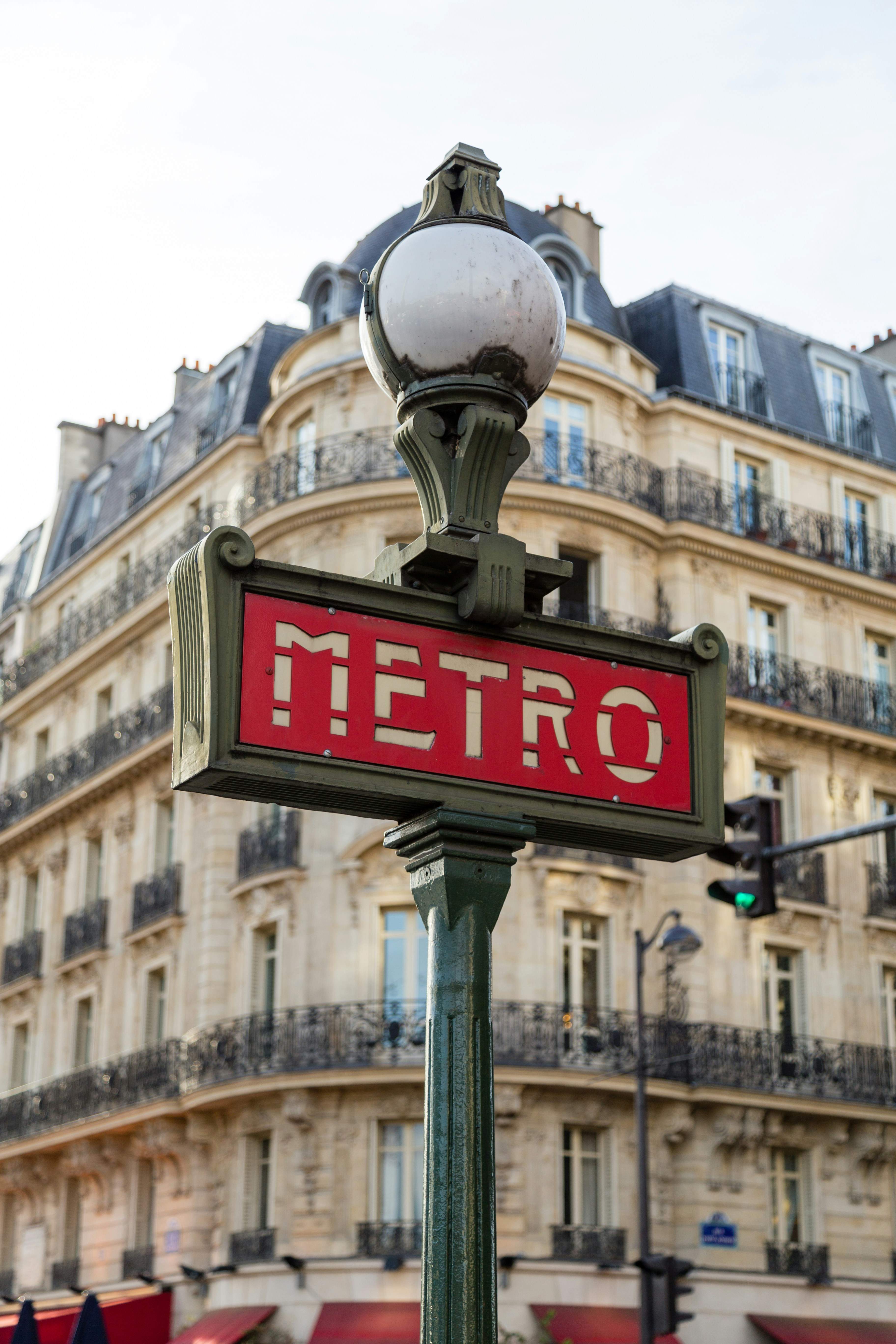 Paris, França metro unsplash
