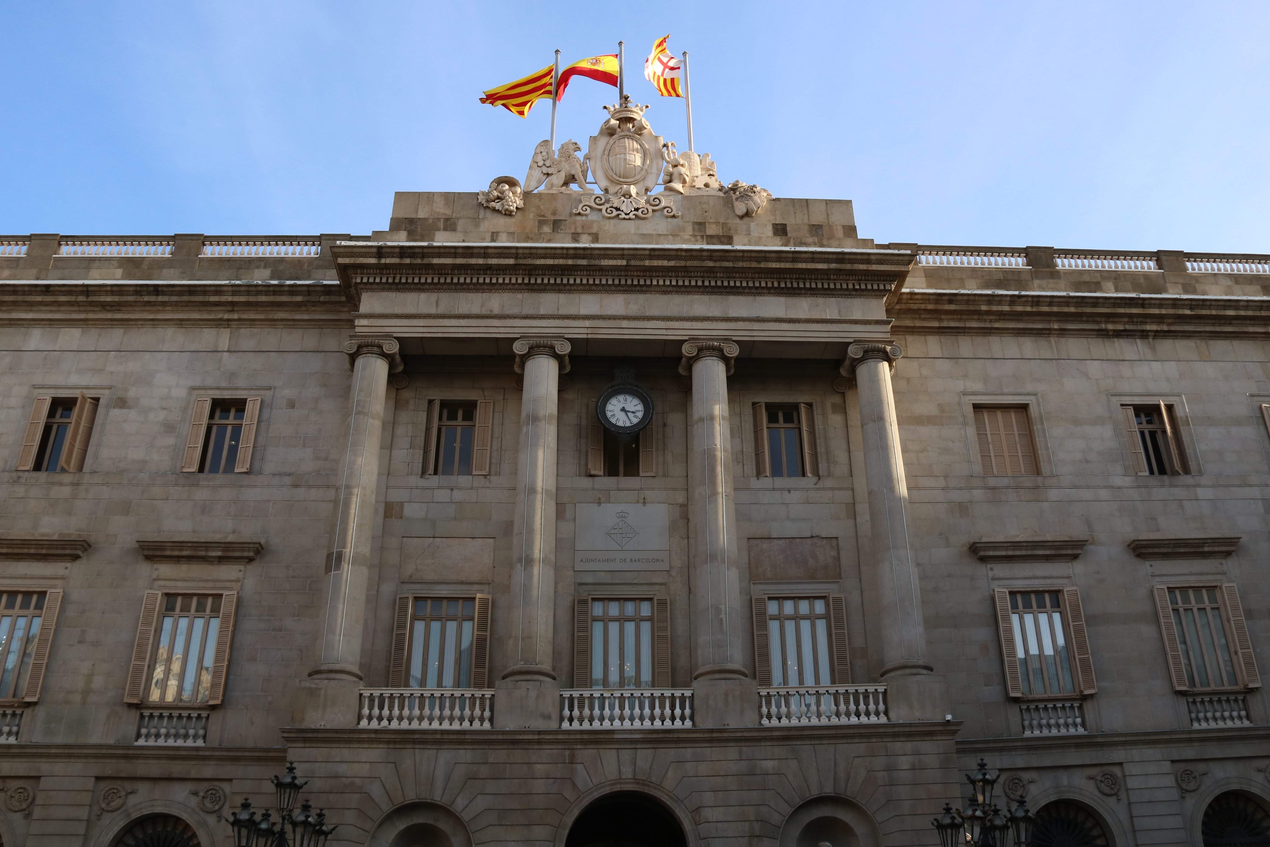 Maragall i Colau encapçalen un sondeig de 'La Vanguardia', amb un 39,3% d'indecisos