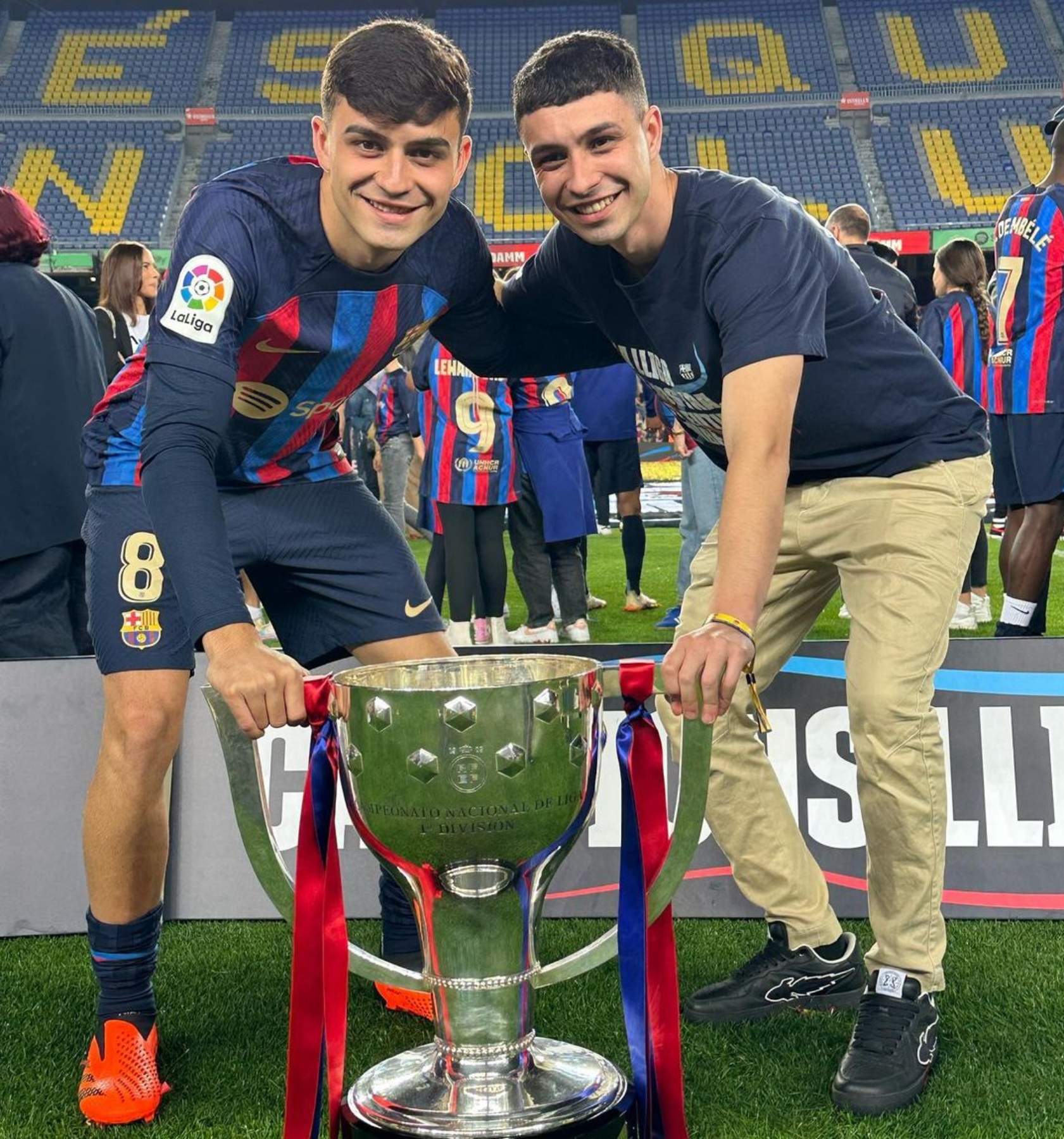 Aviso al Barça: "Toda Barcelona sabe qué hacen Pedri y su hermano por las noches"
